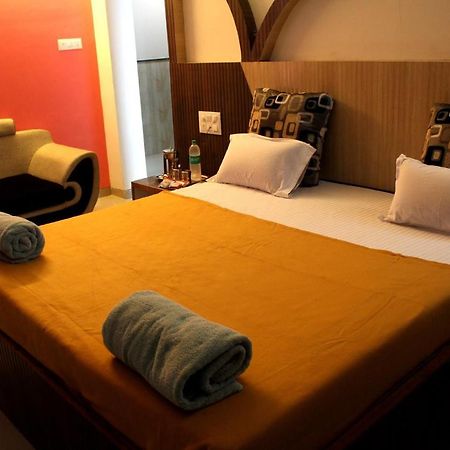 Malhar Palace Hotel 쉬르디 외부 사진