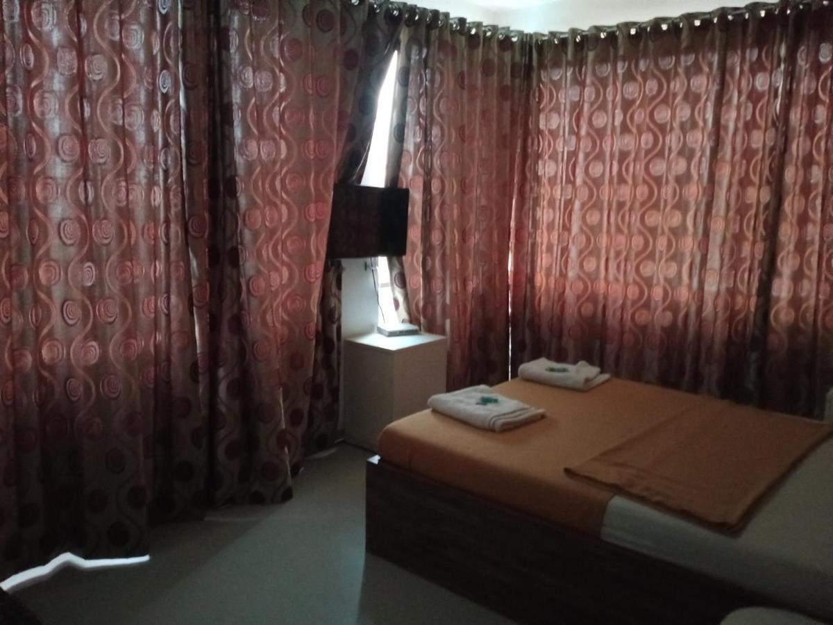 Malhar Palace Hotel 쉬르디 외부 사진