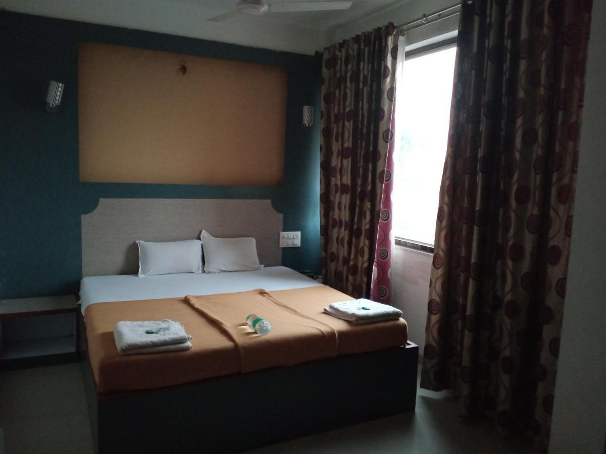 Malhar Palace Hotel 쉬르디 외부 사진