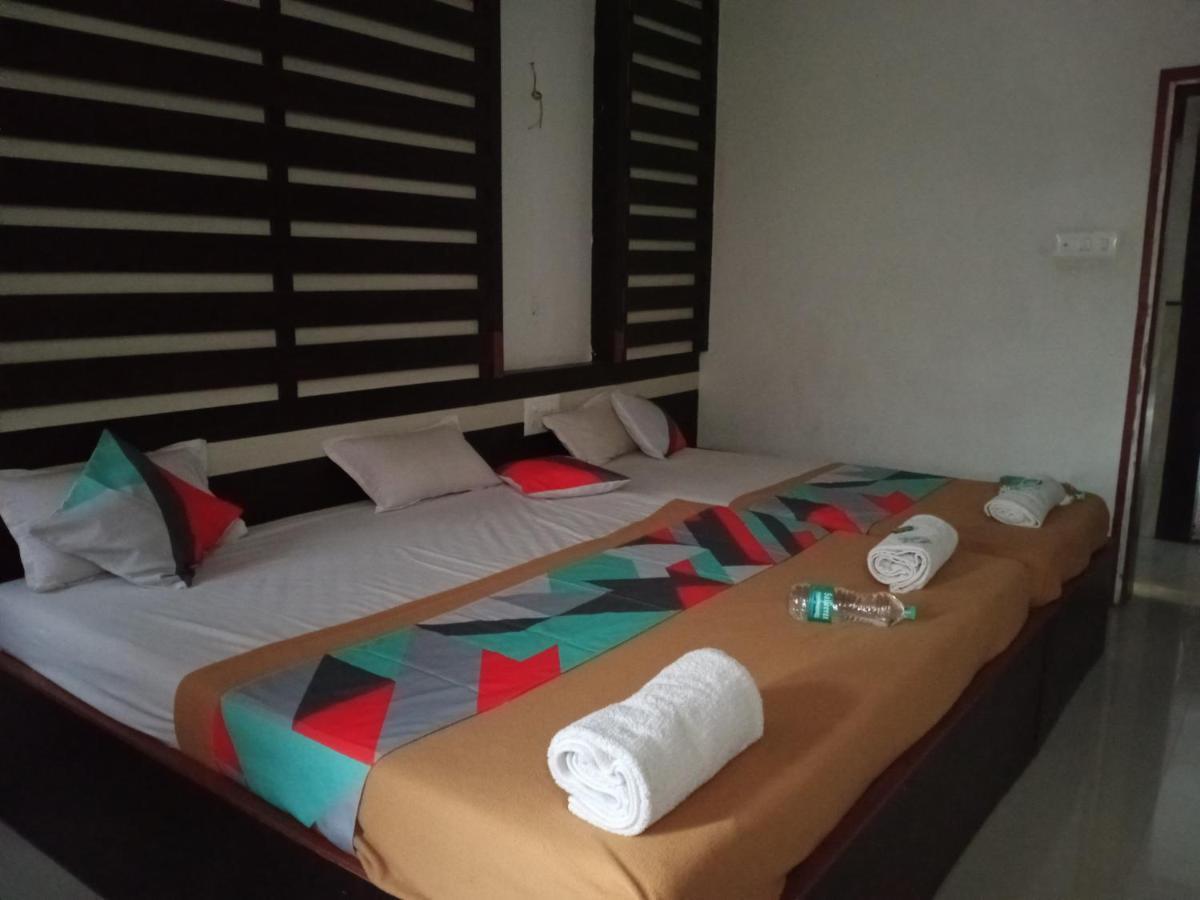 Malhar Palace Hotel 쉬르디 외부 사진